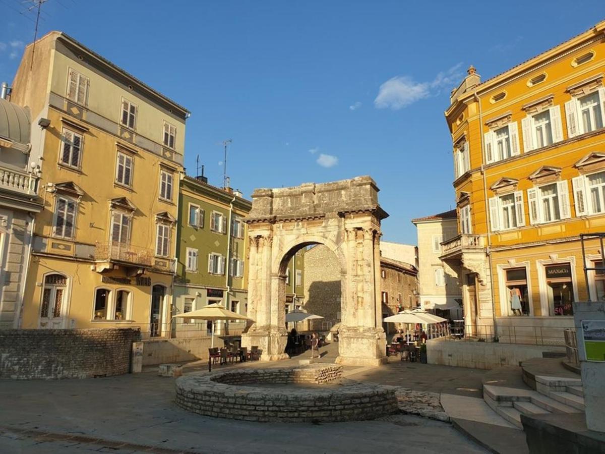 Bright & Cozy Pula Exterior foto